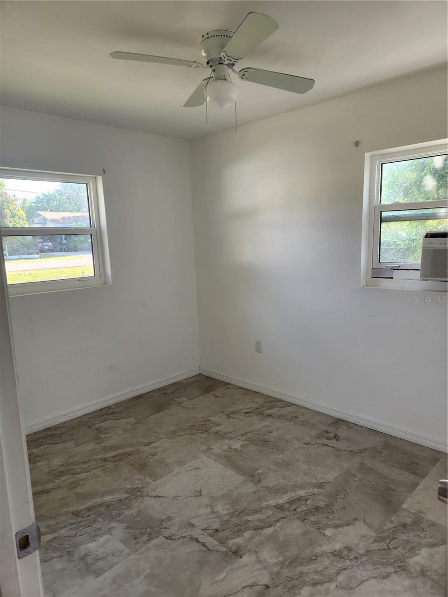 232 E Washingtonia St Property Photo 8
