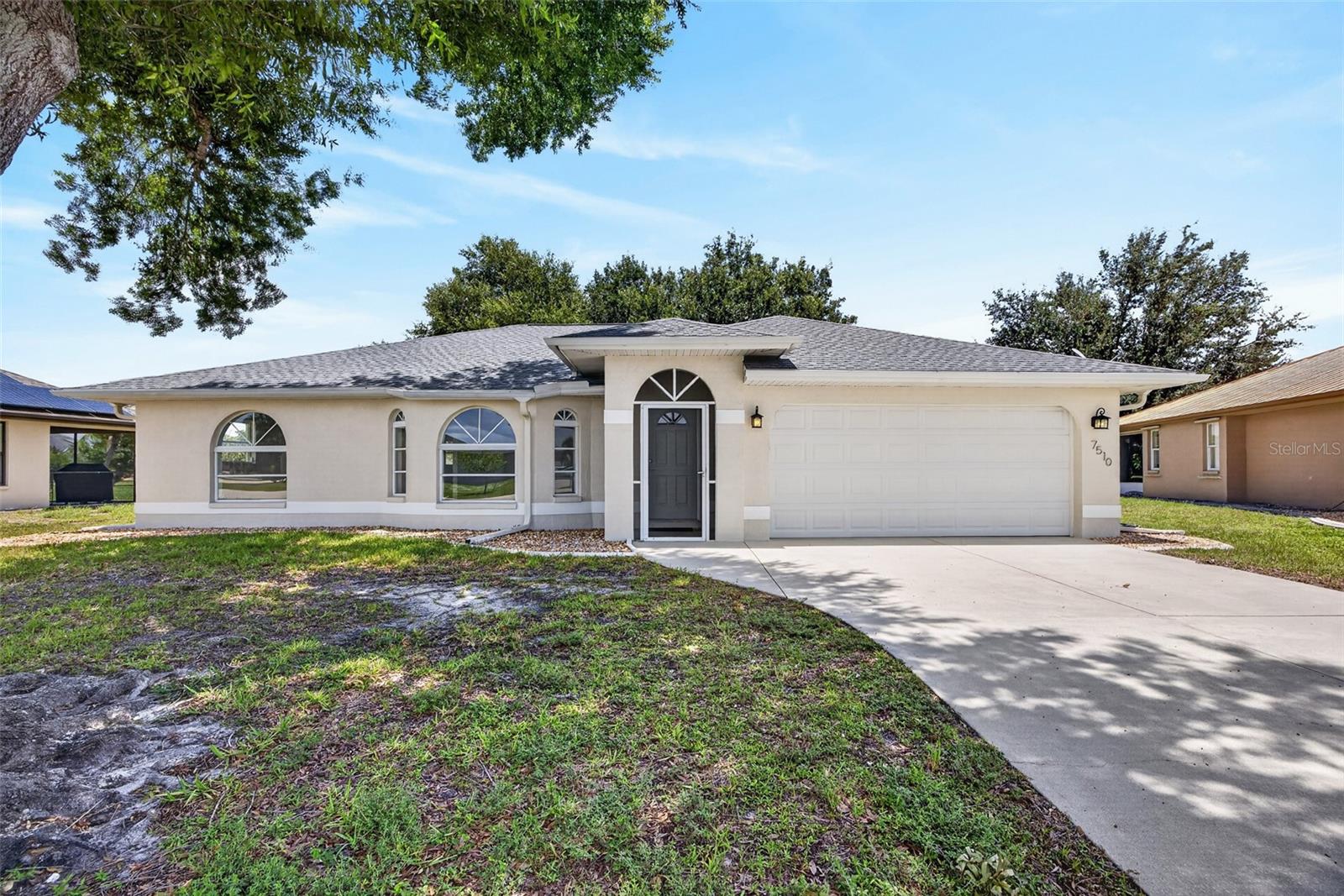 7510 LIGUSTRUM Property Photo 1