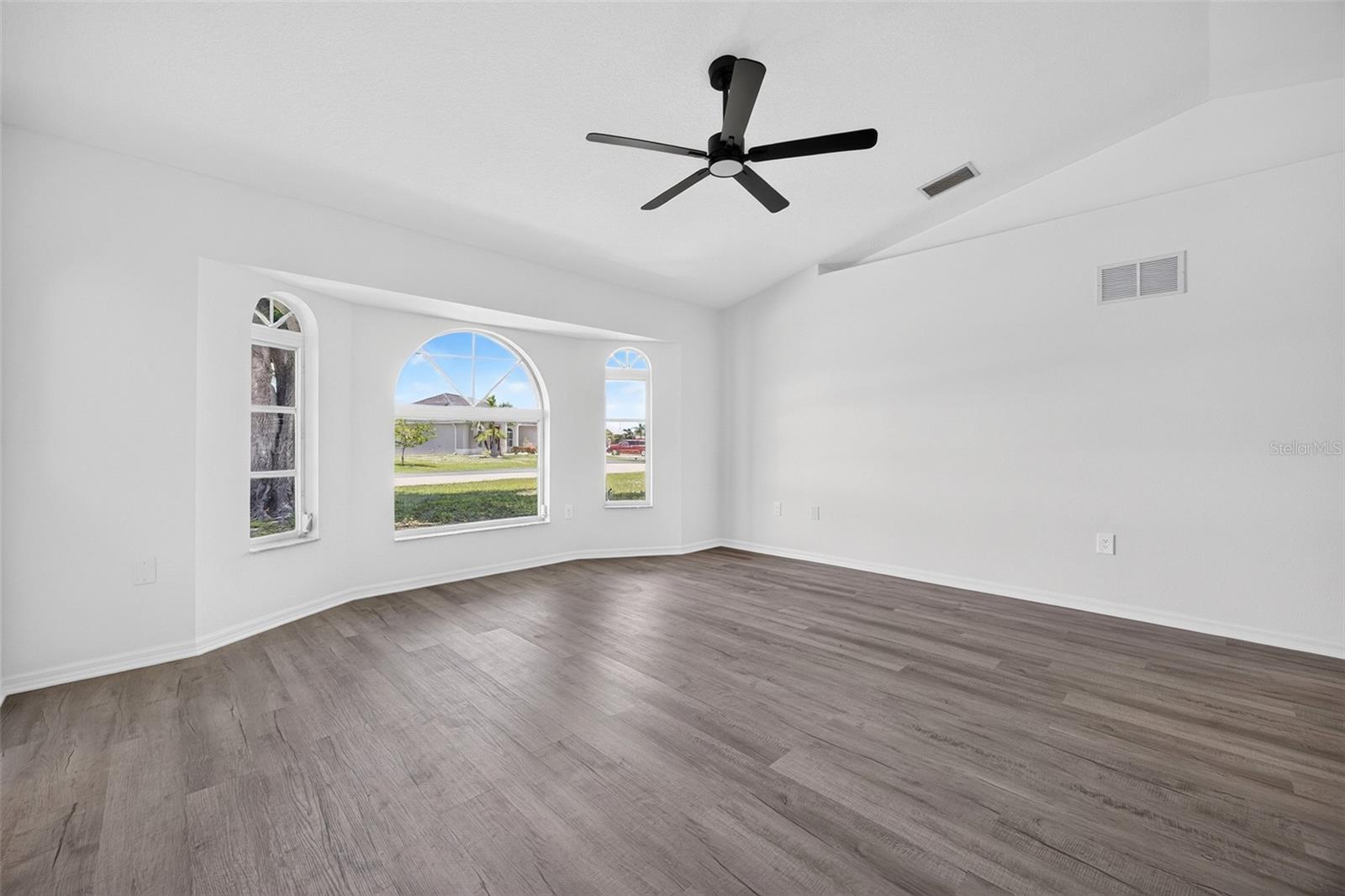 7510 Ligustrum Property Photo 5