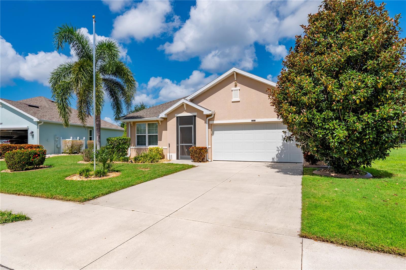 7833 Mikasa Dr Property Photo 4