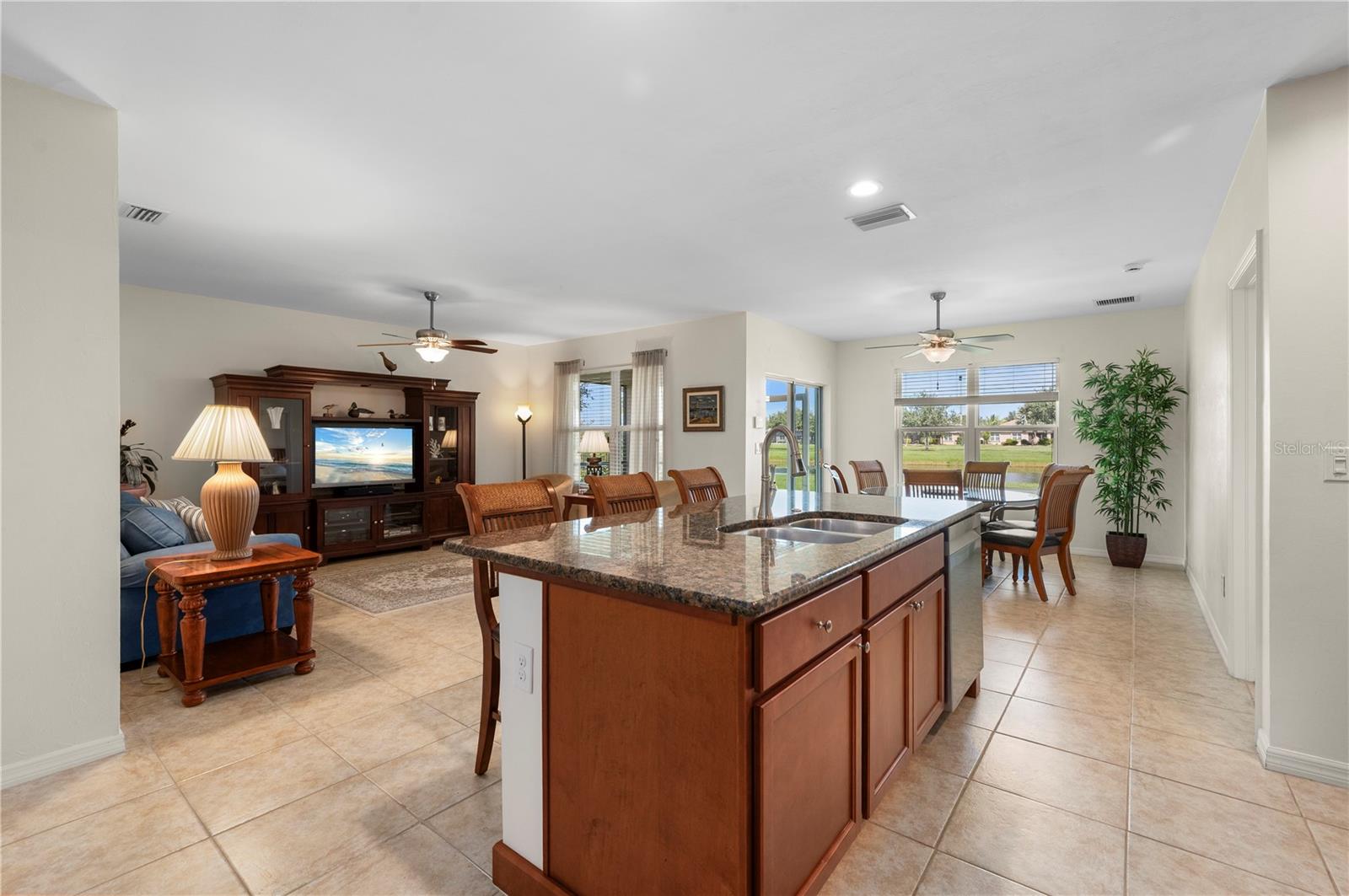 7833 Mikasa Dr Property Photo 14