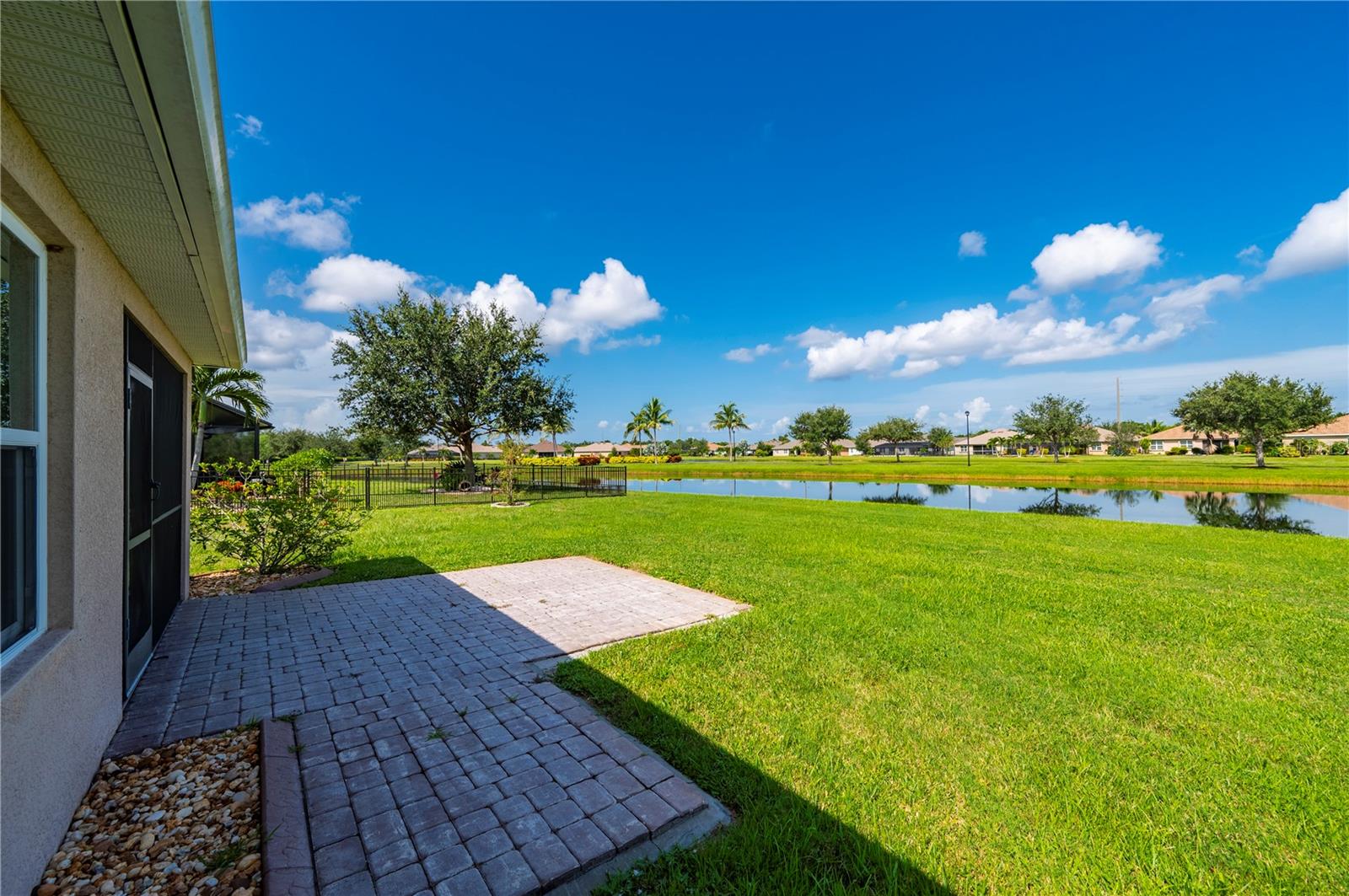 7833 Mikasa Dr Property Photo 36