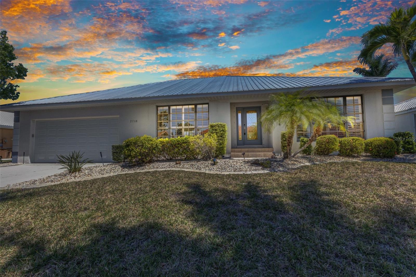 2718 Saint Thomas Dr Property Photo 1