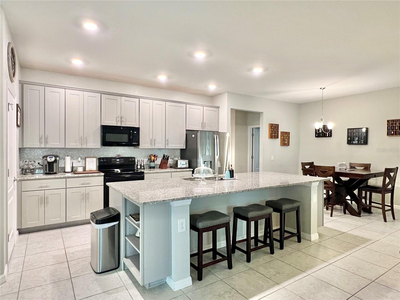 25864 Aysen Dr Property Photo 4