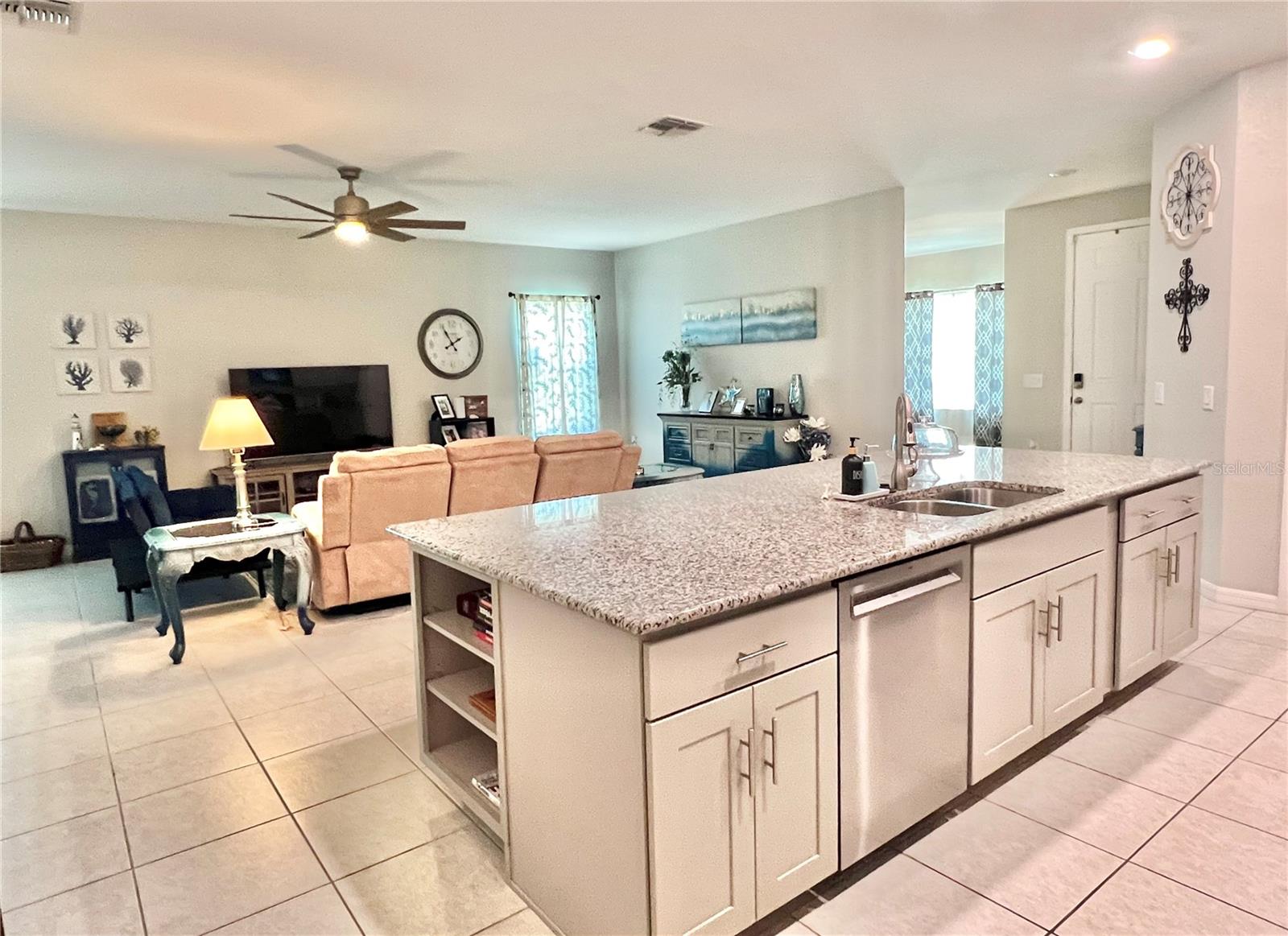 25864 Aysen Dr Property Photo 6