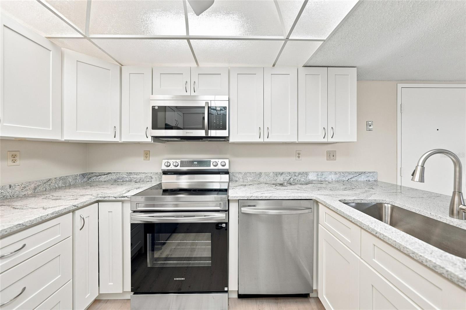 21405 Olean Blvd #405 Property Photo 7