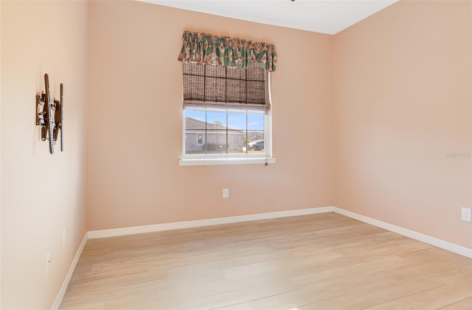 7486 Talon Bay Dr Property Photo 22