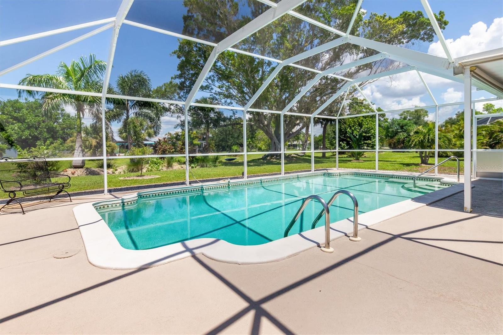 1336 Aqui Esta Dr Property Photo 3