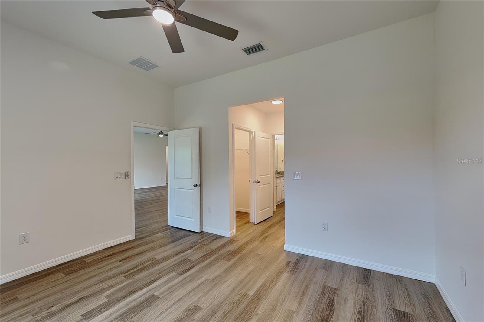 966 Hood Ave Property Photo 10