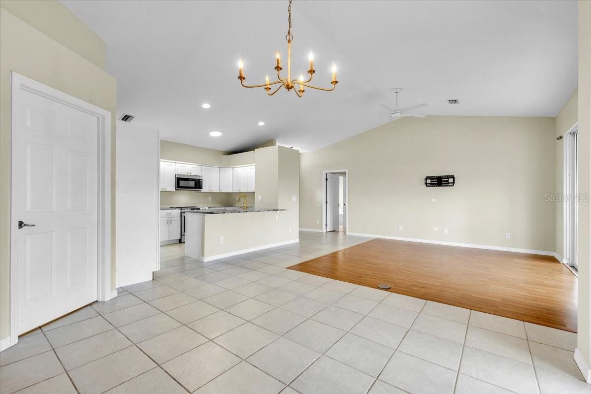 485 Boundary Blvd Property Photo 11