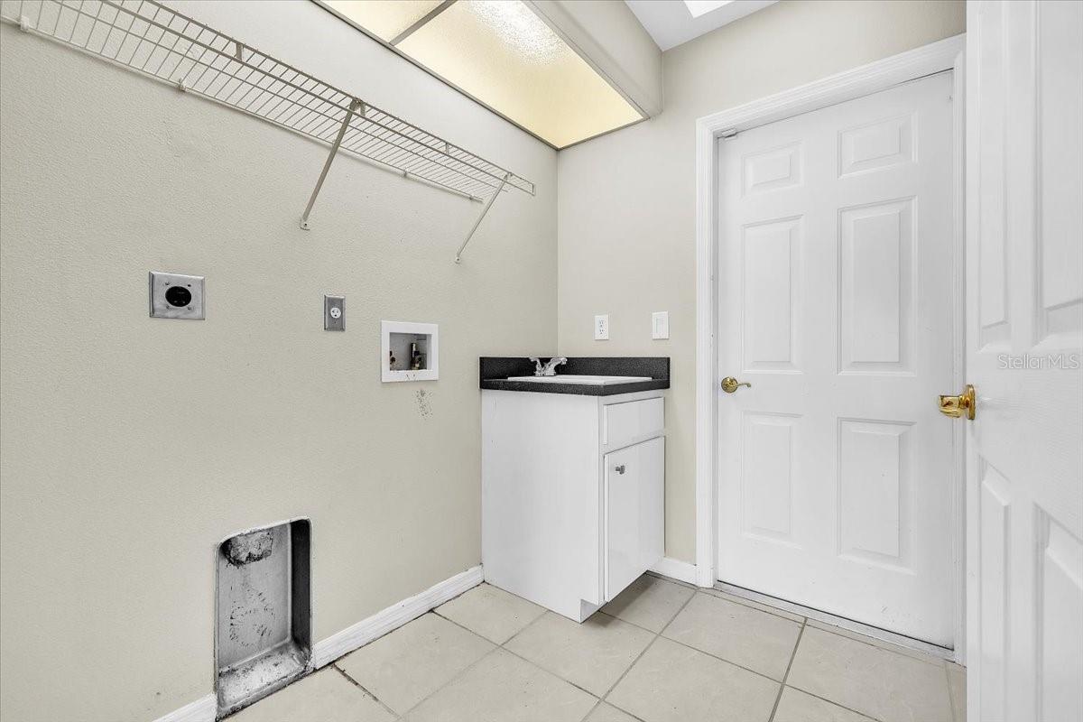 485 Boundary Blvd Property Photo 25