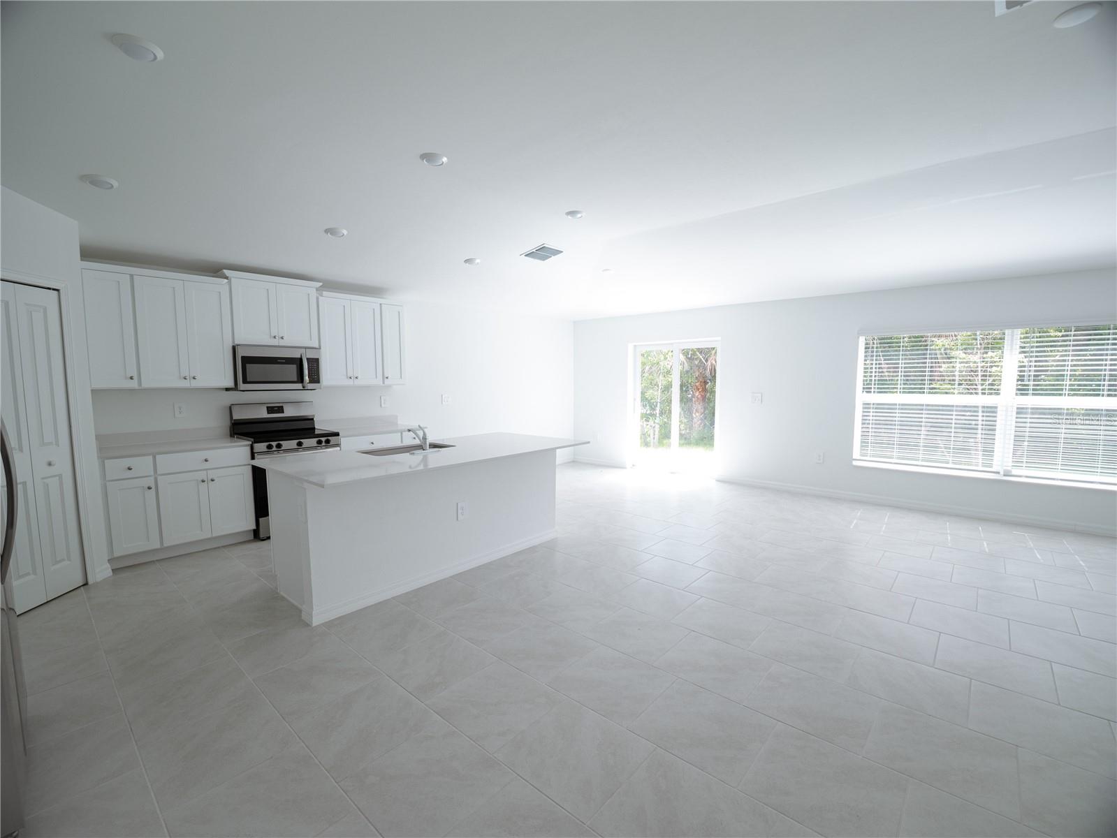 1124 Dorchester Street St Property Photo 6
