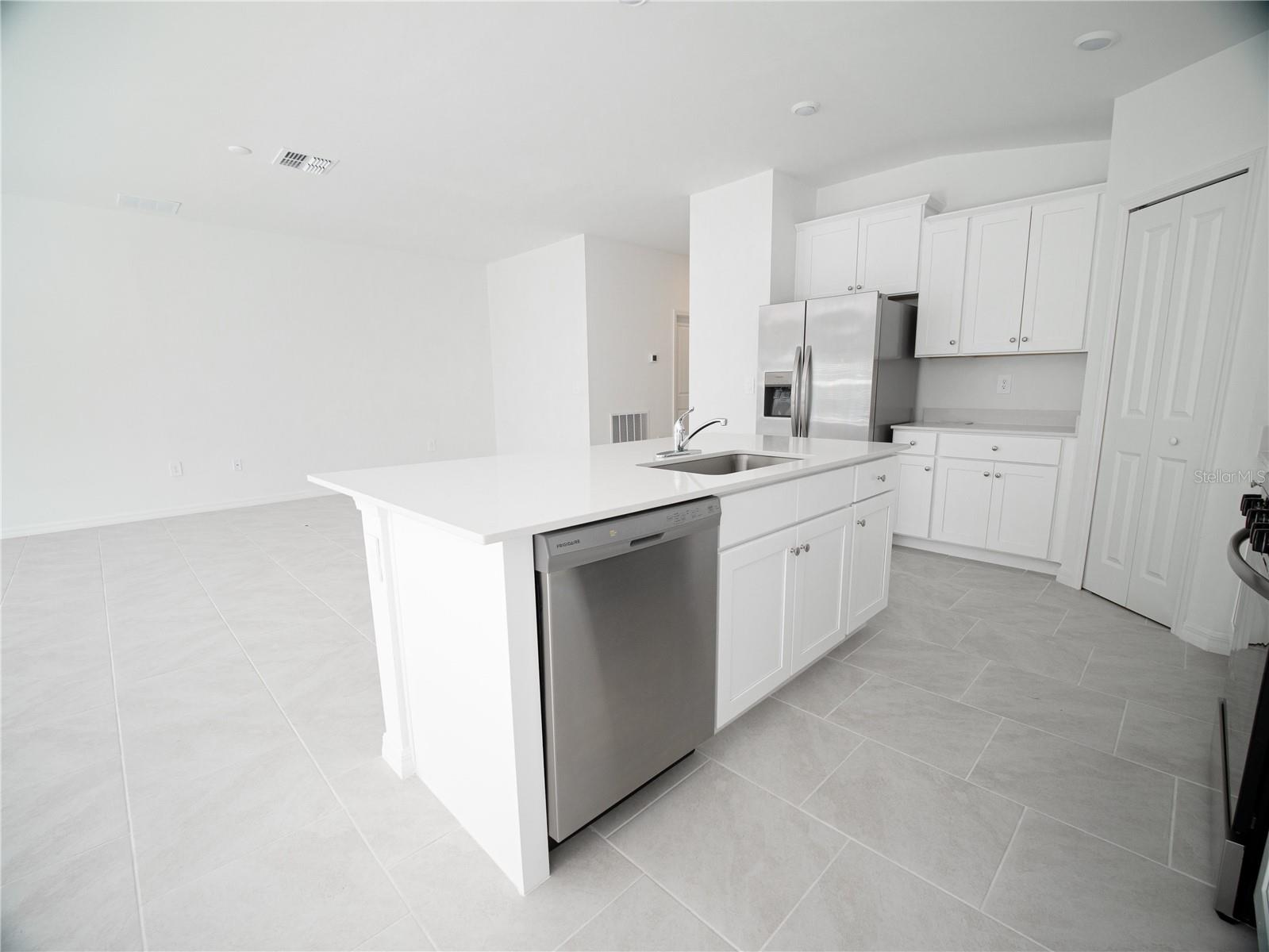 1124 Dorchester Street St Property Photo 10