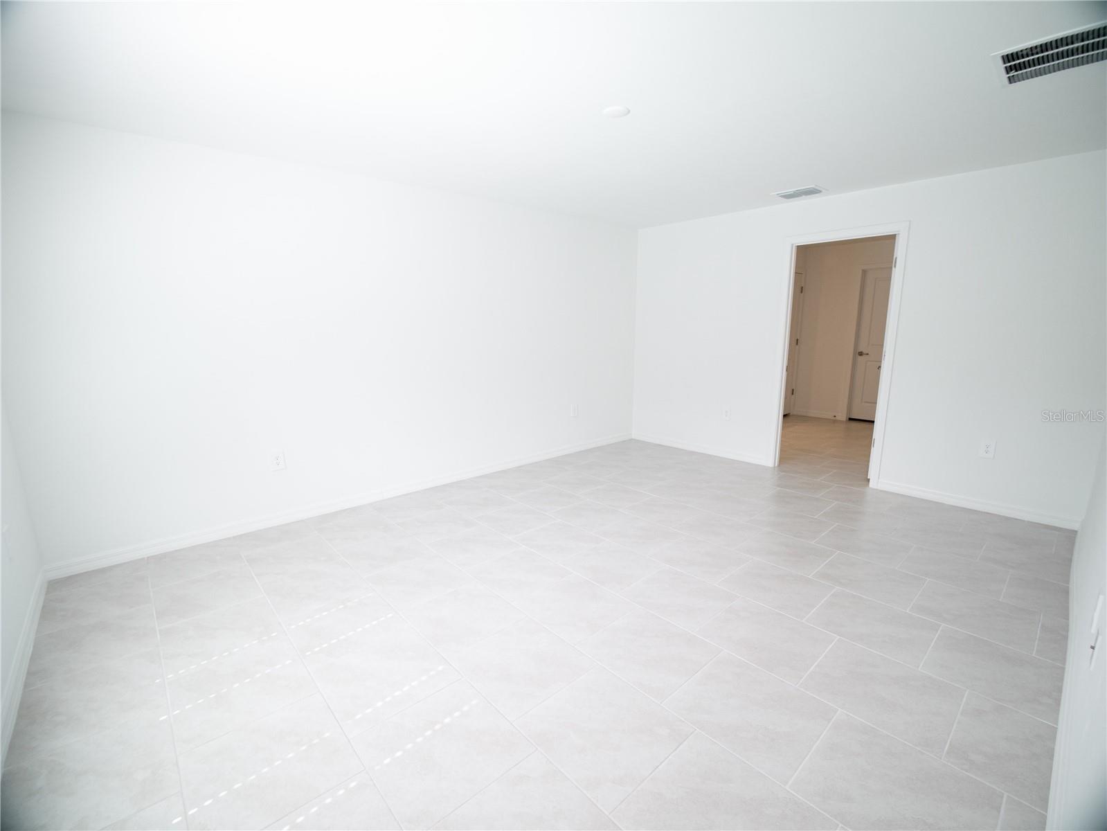 1124 Dorchester Street St Property Photo 11