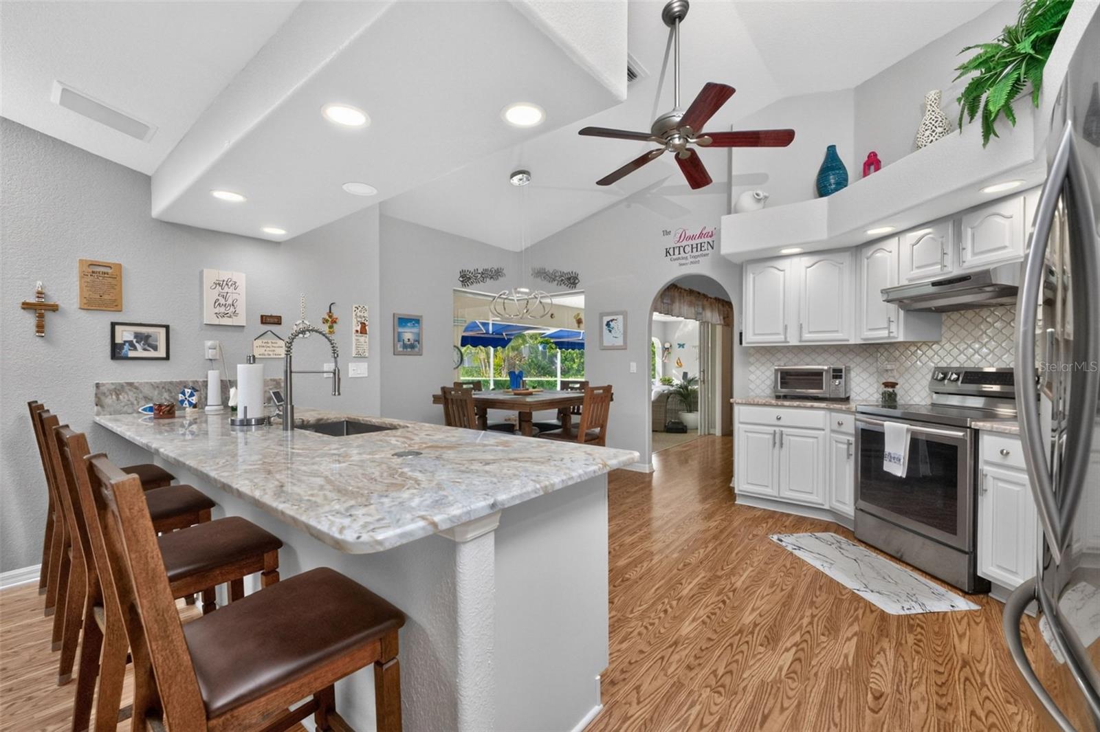 1512 Blue Lake Cir Property Photo 4