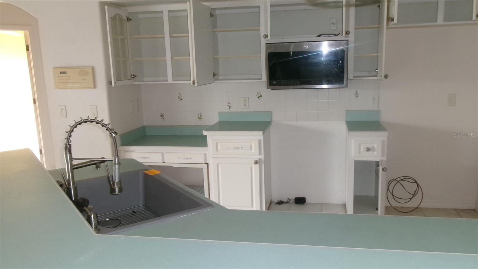 2141 Peterborough Rd Property Photo 2