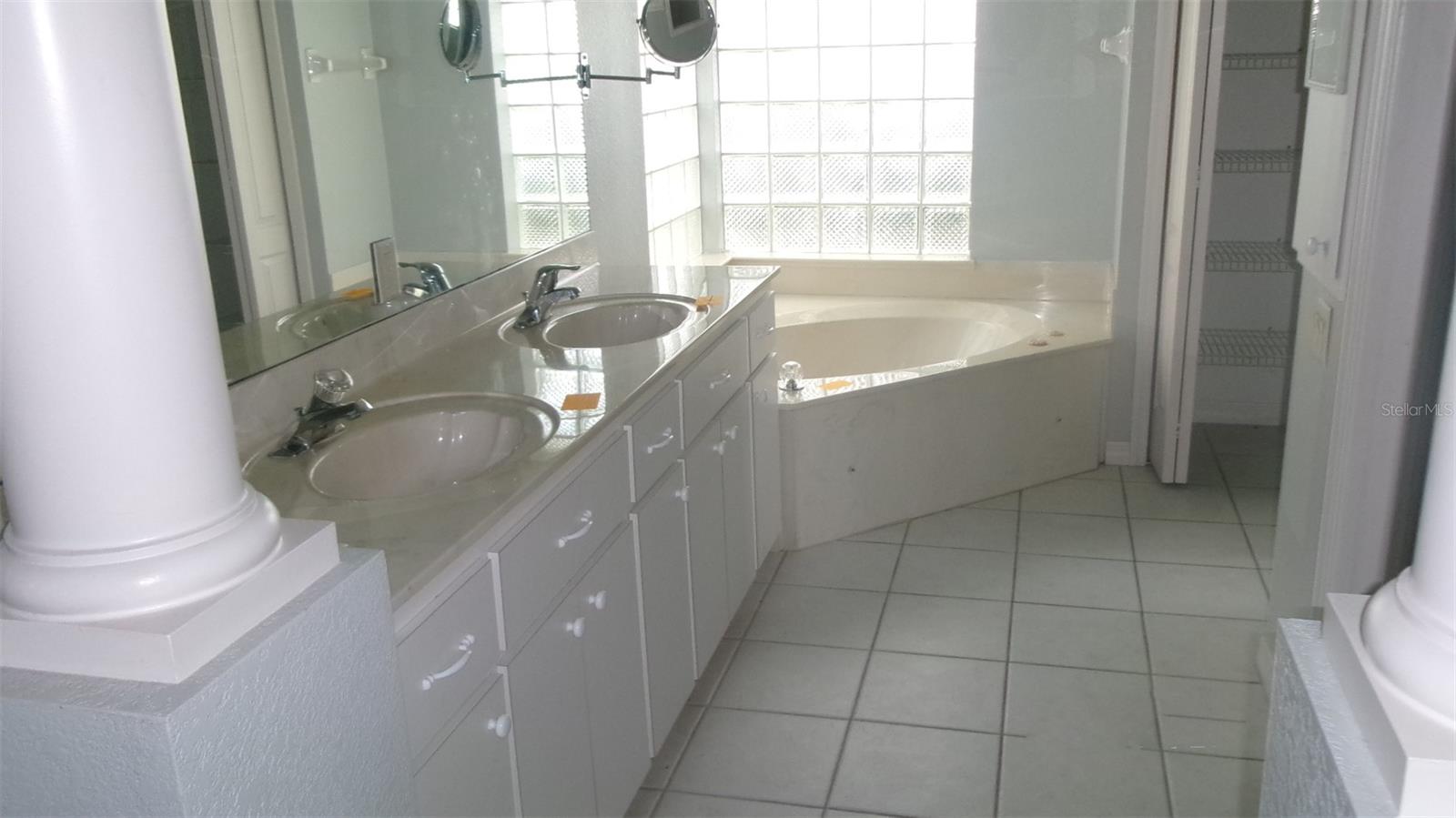 2141 Peterborough Rd Property Photo 12