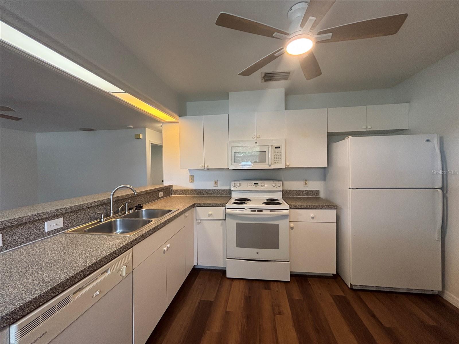 26033 Explorer Rd Property Photo 5