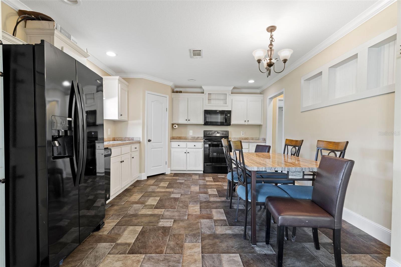 15381 Orchid Dr Property Photo 3