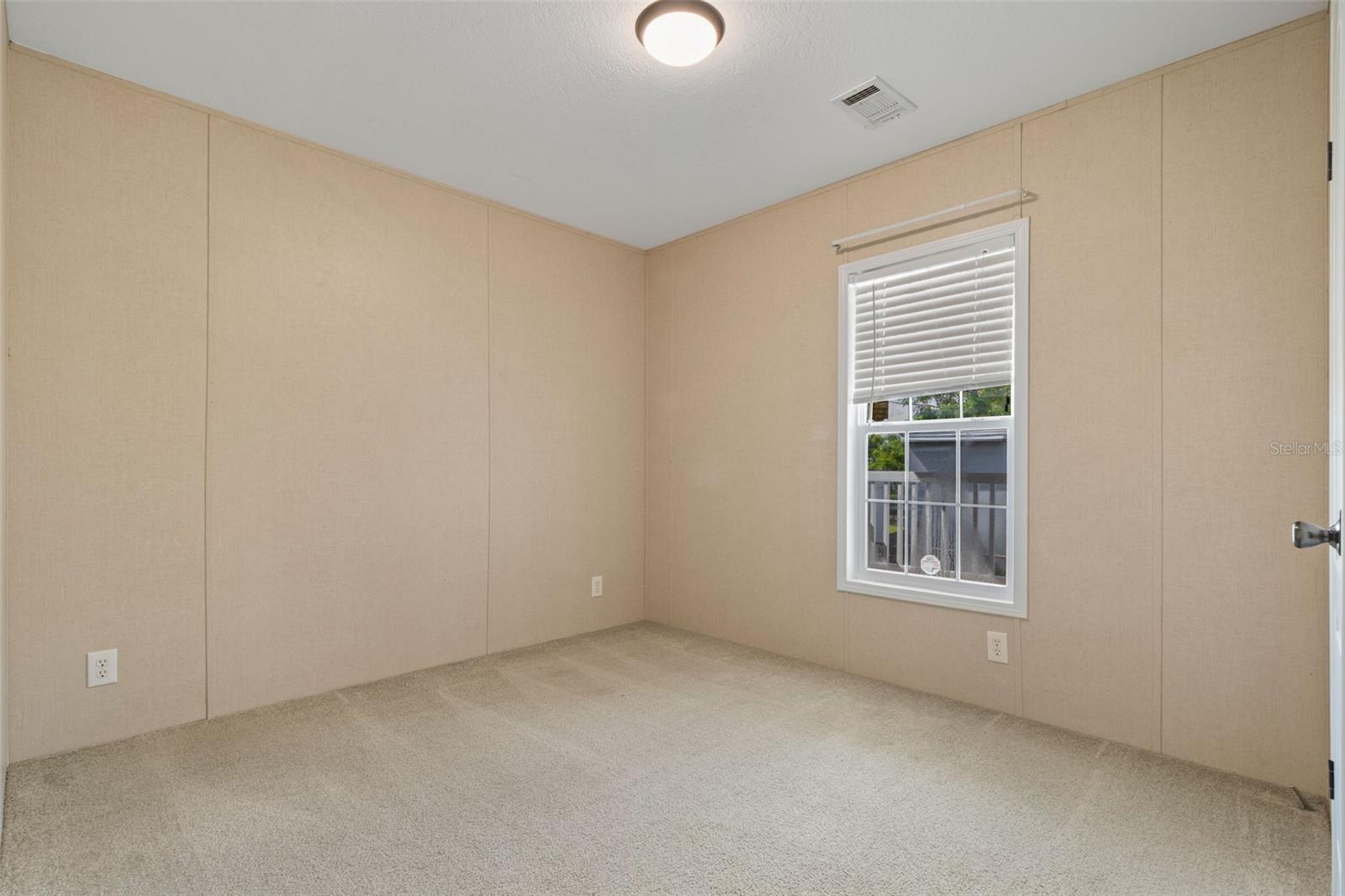 15381 Orchid Dr Property Photo 9
