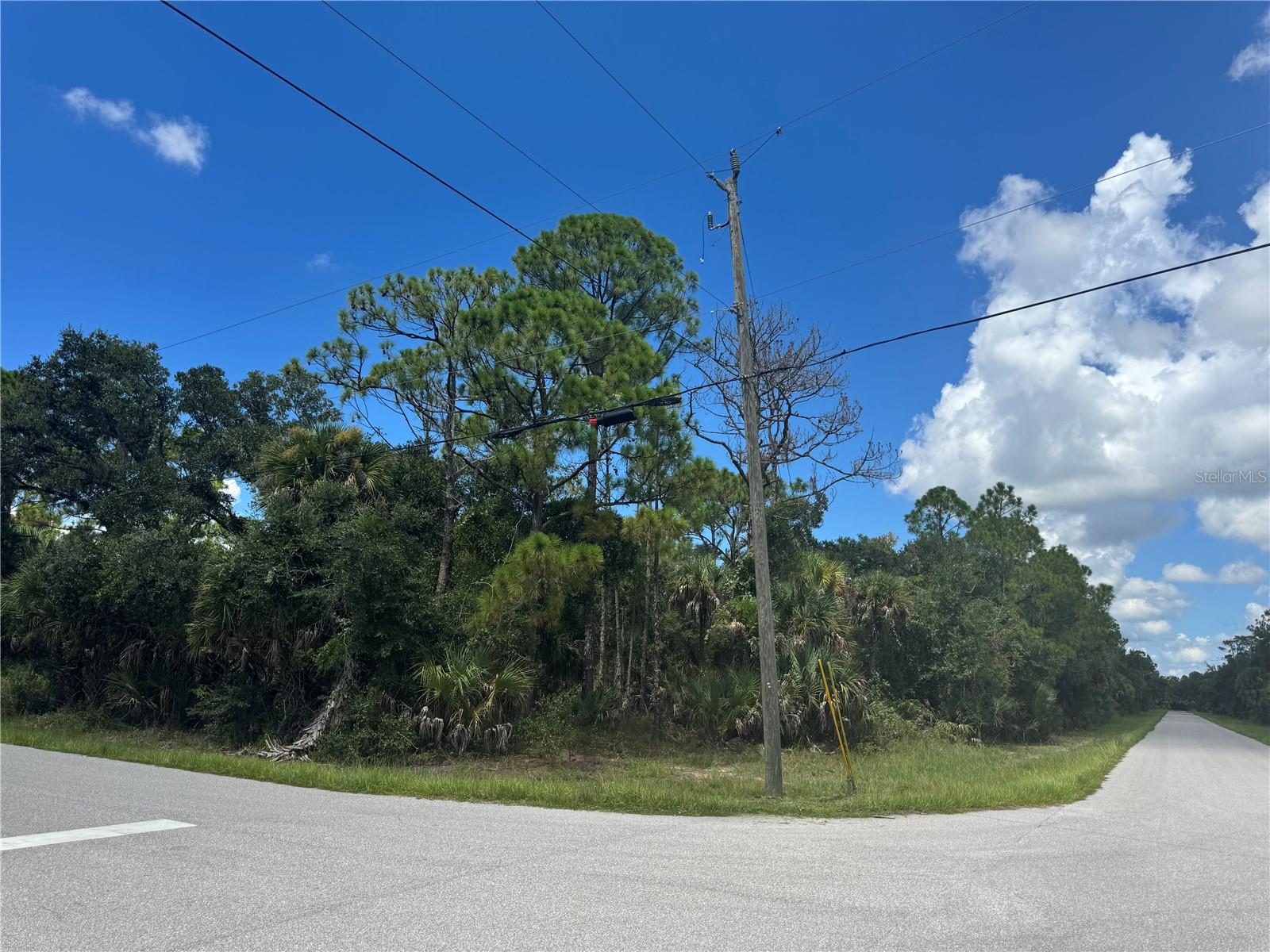 1271 Beach St Property Photo 6