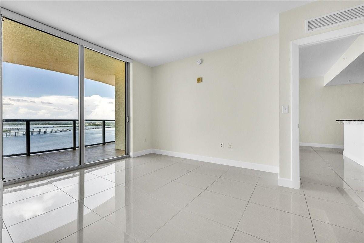 3000 Oasis Grand Blvd #2802 Property Photo 19