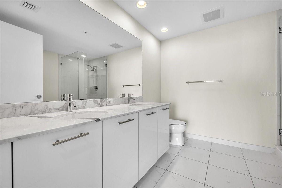 3000 Oasis Grand Blvd #2802 Property Photo 22