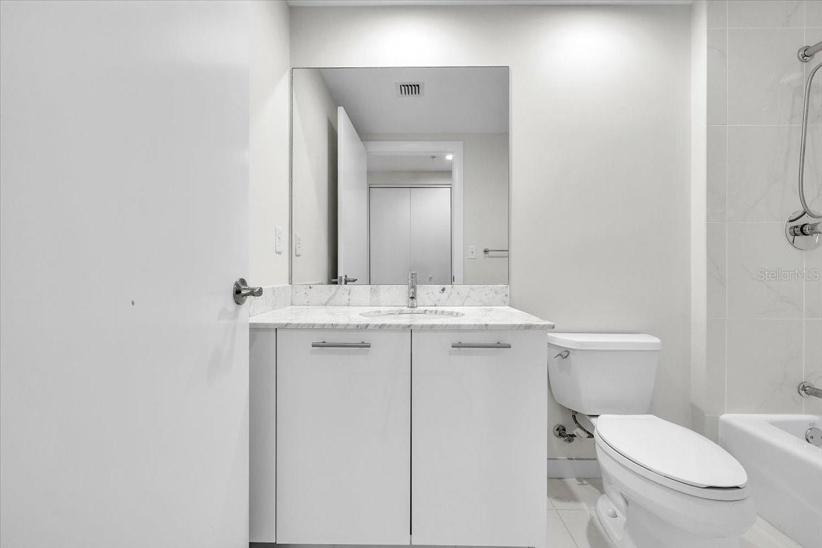 3000 Oasis Grand Blvd #2802 Property Photo 30