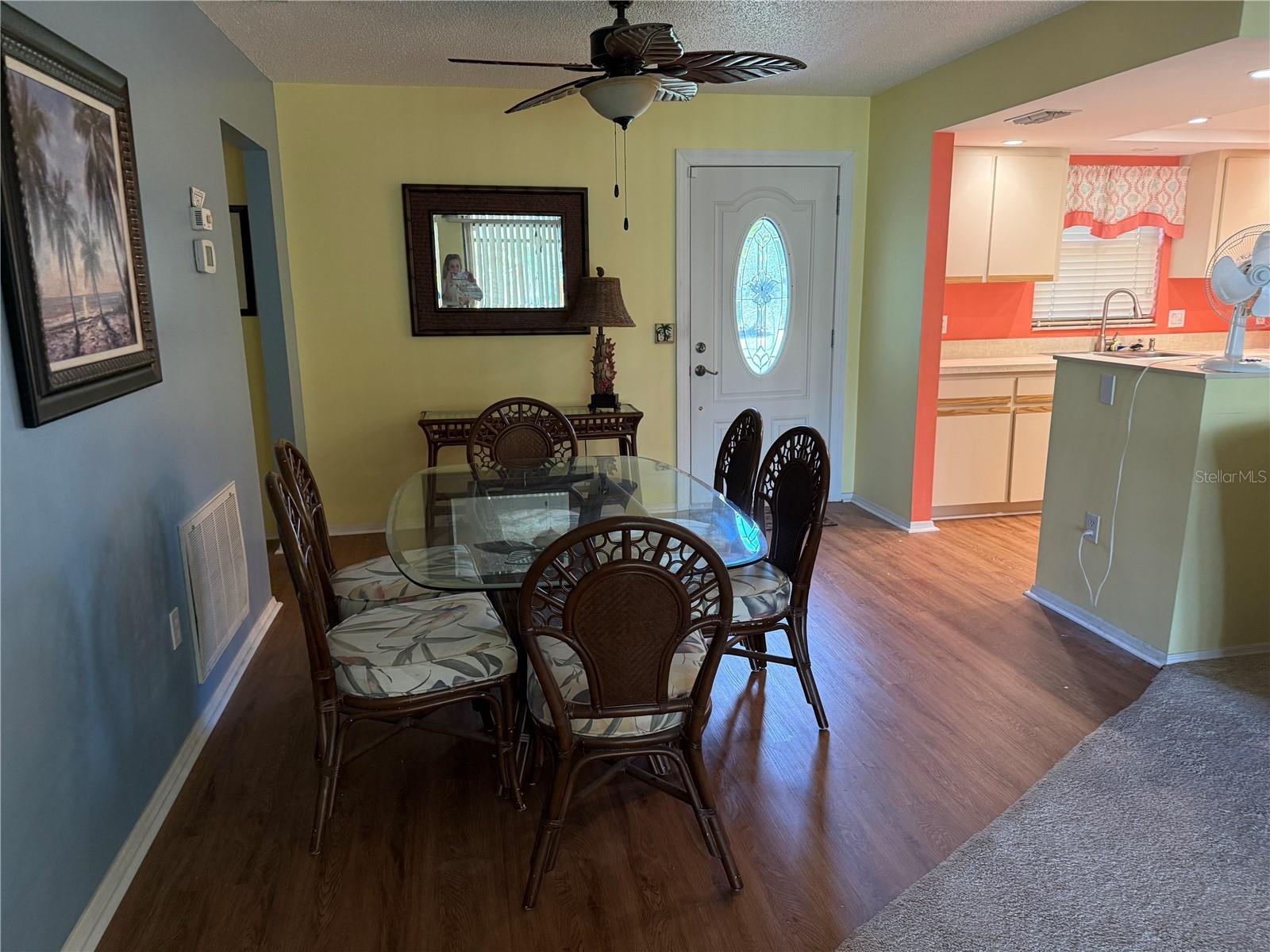 2058 Como St Property Photo 3