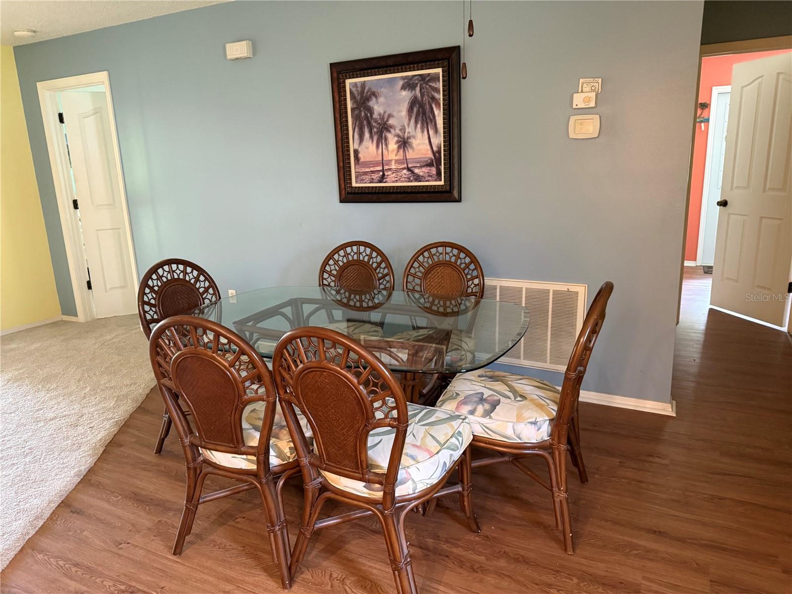 2058 Como St Property Photo 6