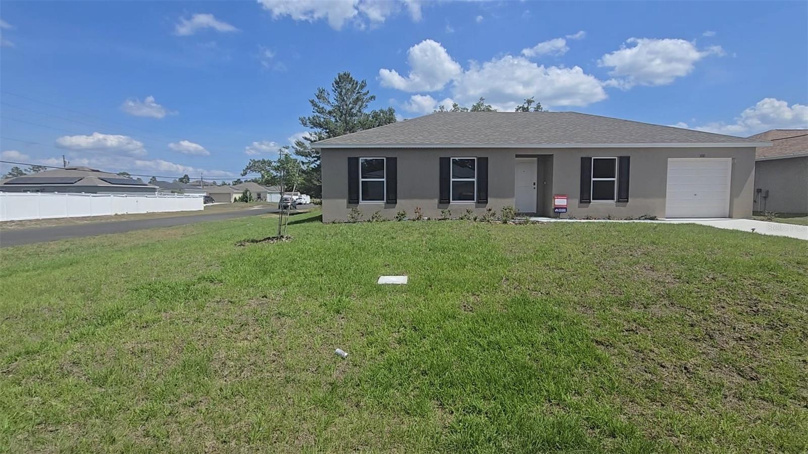 100 WILLOW DR Property Photo 1