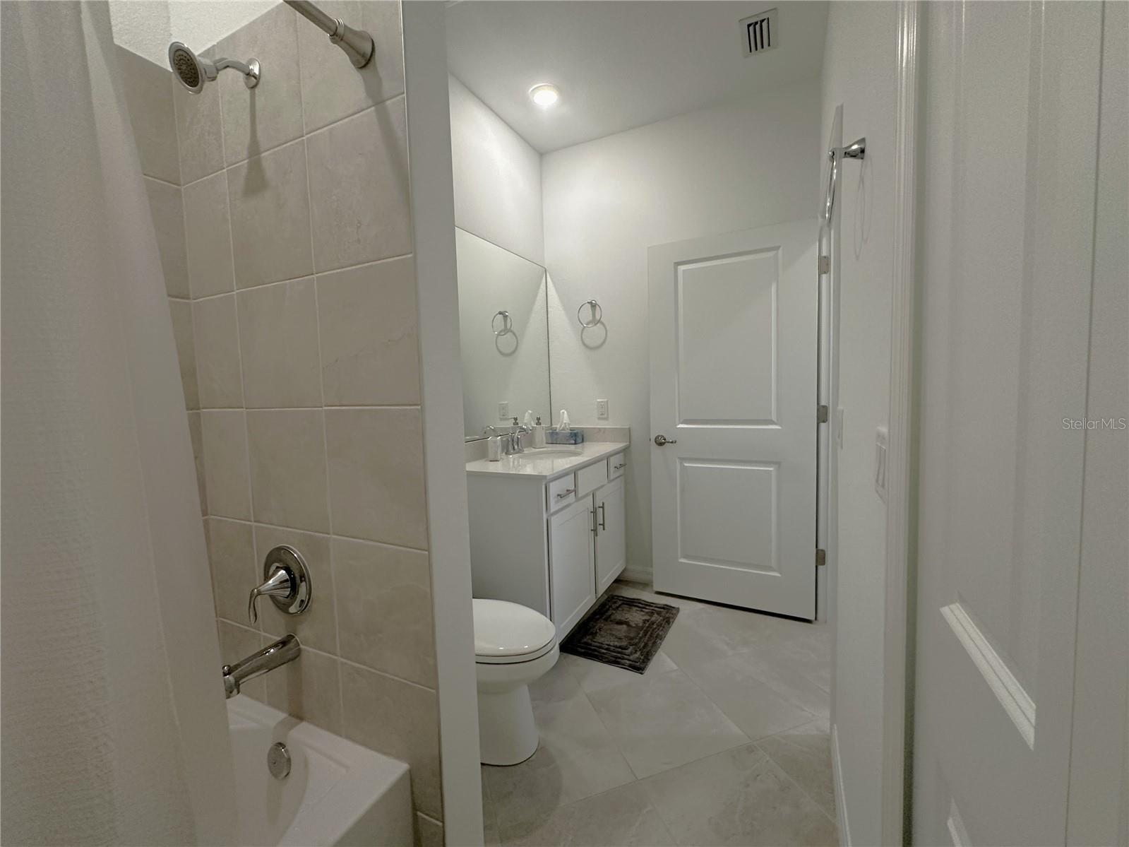 14211 Heritage Landing Blvd #1444 Property Photo 14