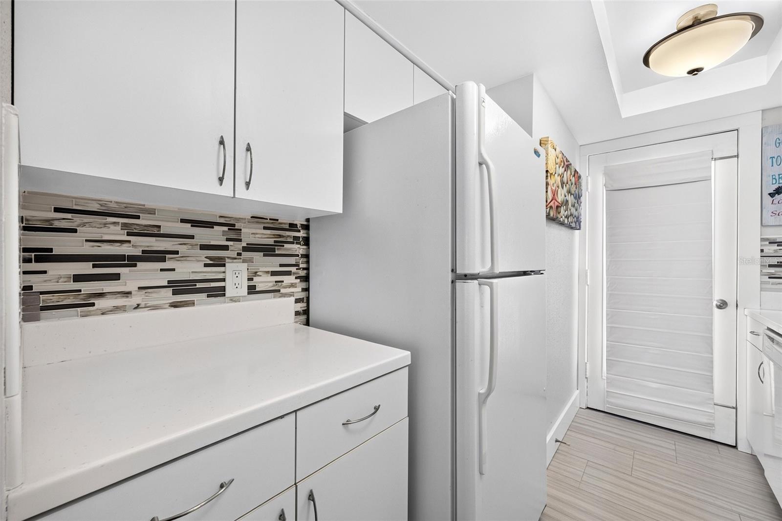 1500 Park Beach Cir #2h Property Photo 5