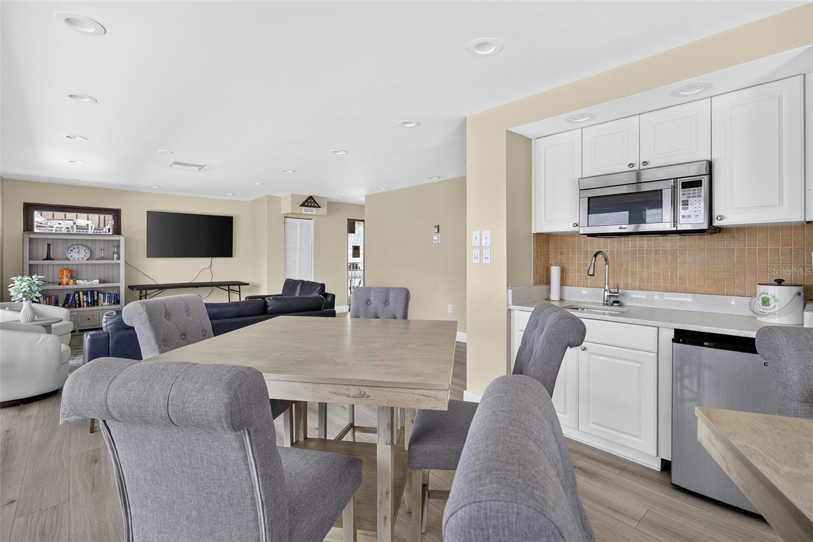 1500 Park Beach Cir #2h Property Photo 27
