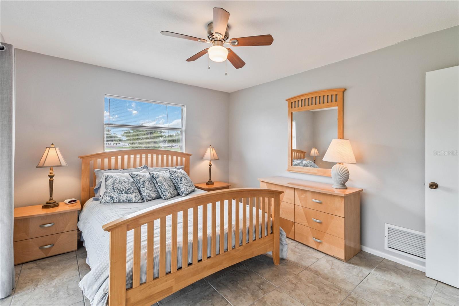 108 Boundary Blvd #b Property Photo 30