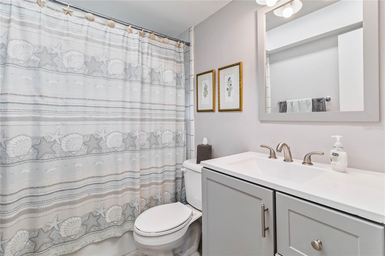108 Boundary Blvd #b Property Photo 32