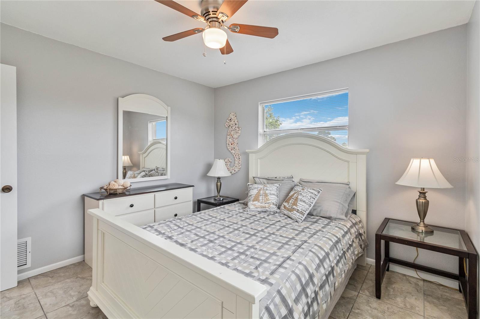108 Boundary Blvd #b Property Photo 34