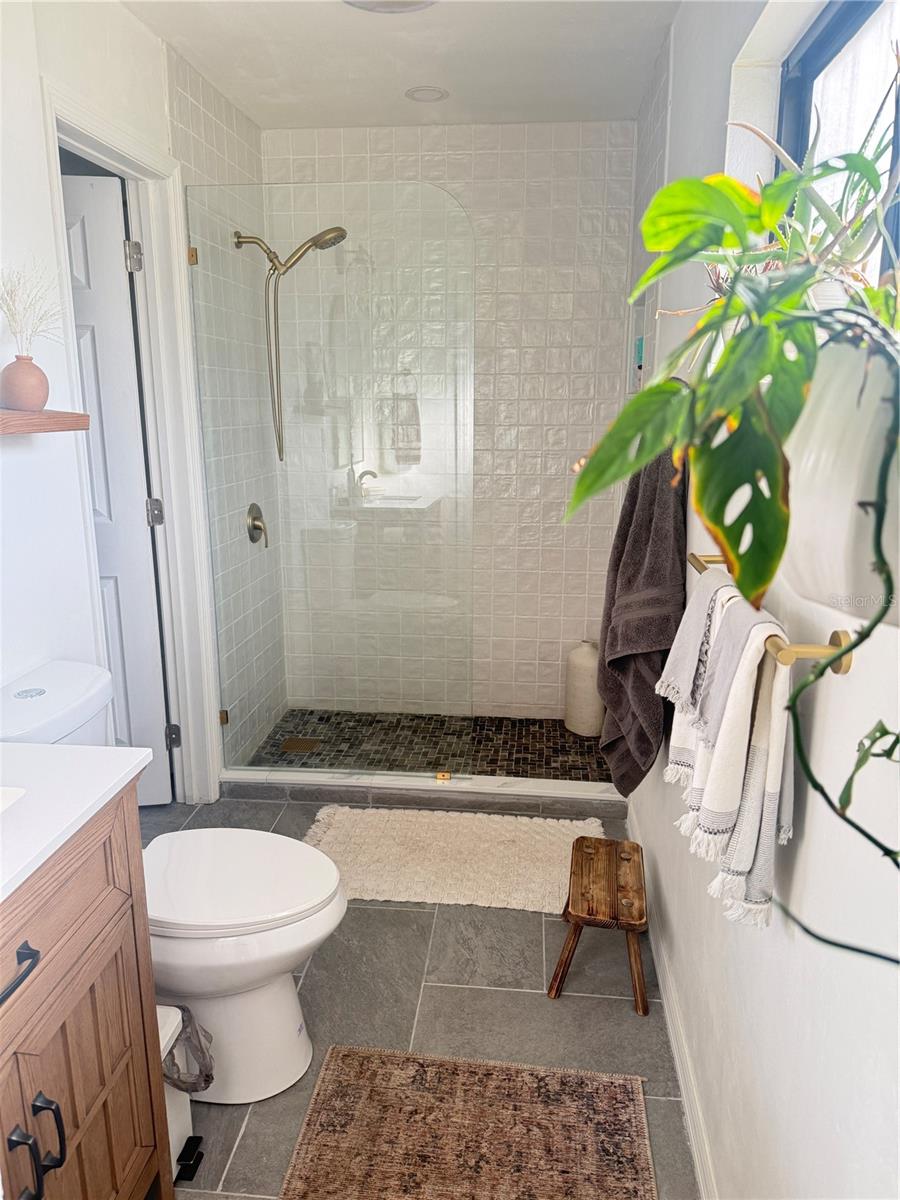 1003 Tropical Ave Property Photo 25