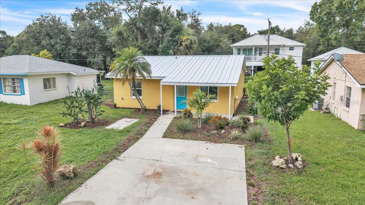 537 Capitol St Property Photo 1
