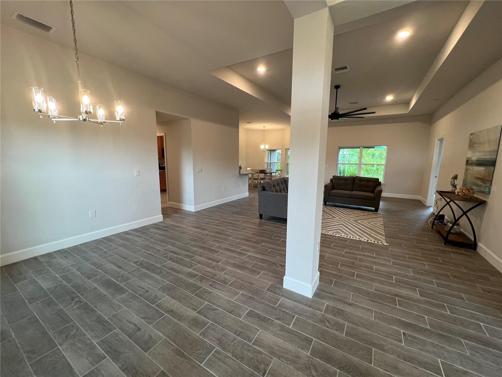 27430 Deep Creek Blvd Property Photo 2