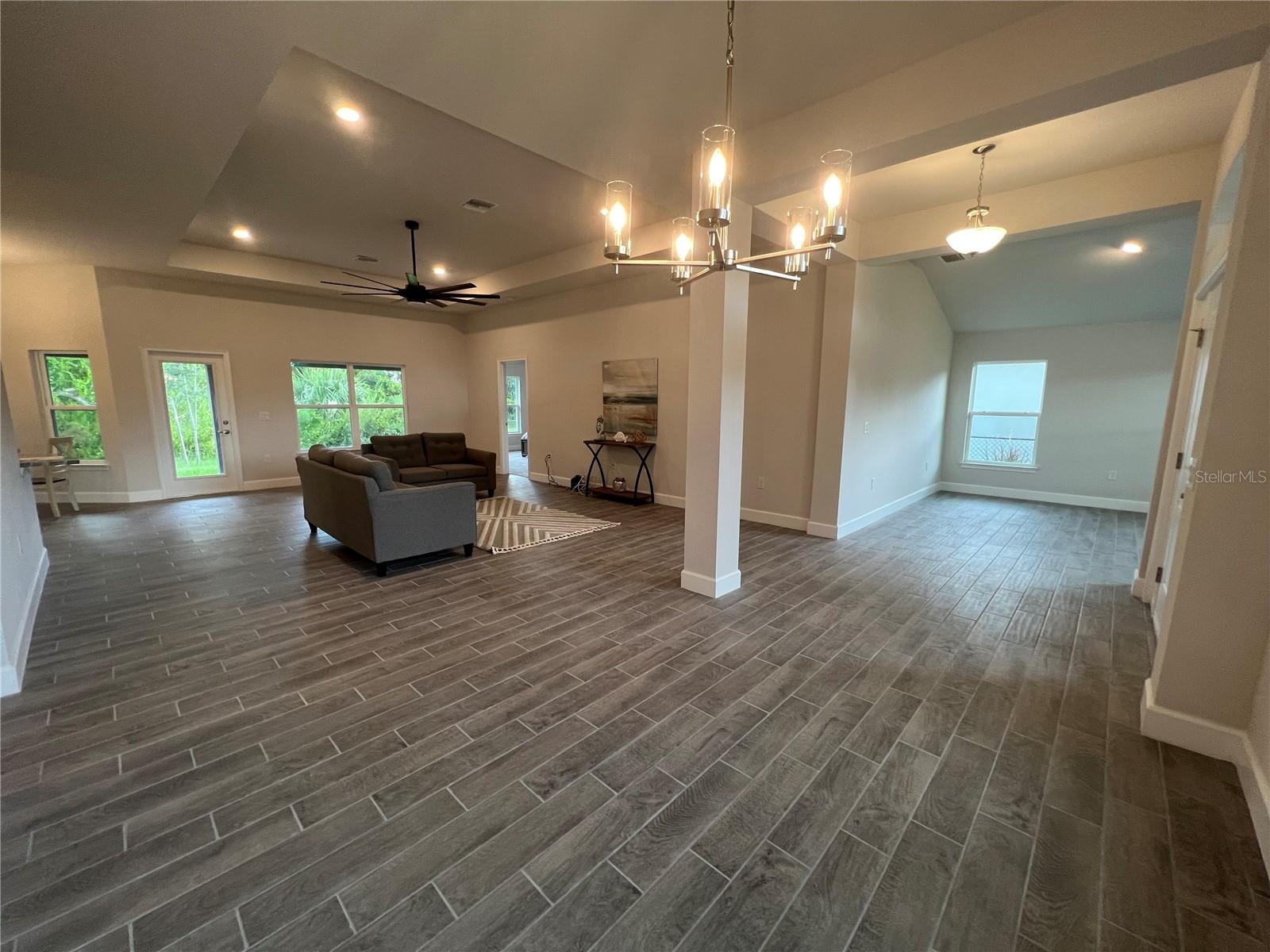 27430 Deep Creek Blvd Property Photo 3