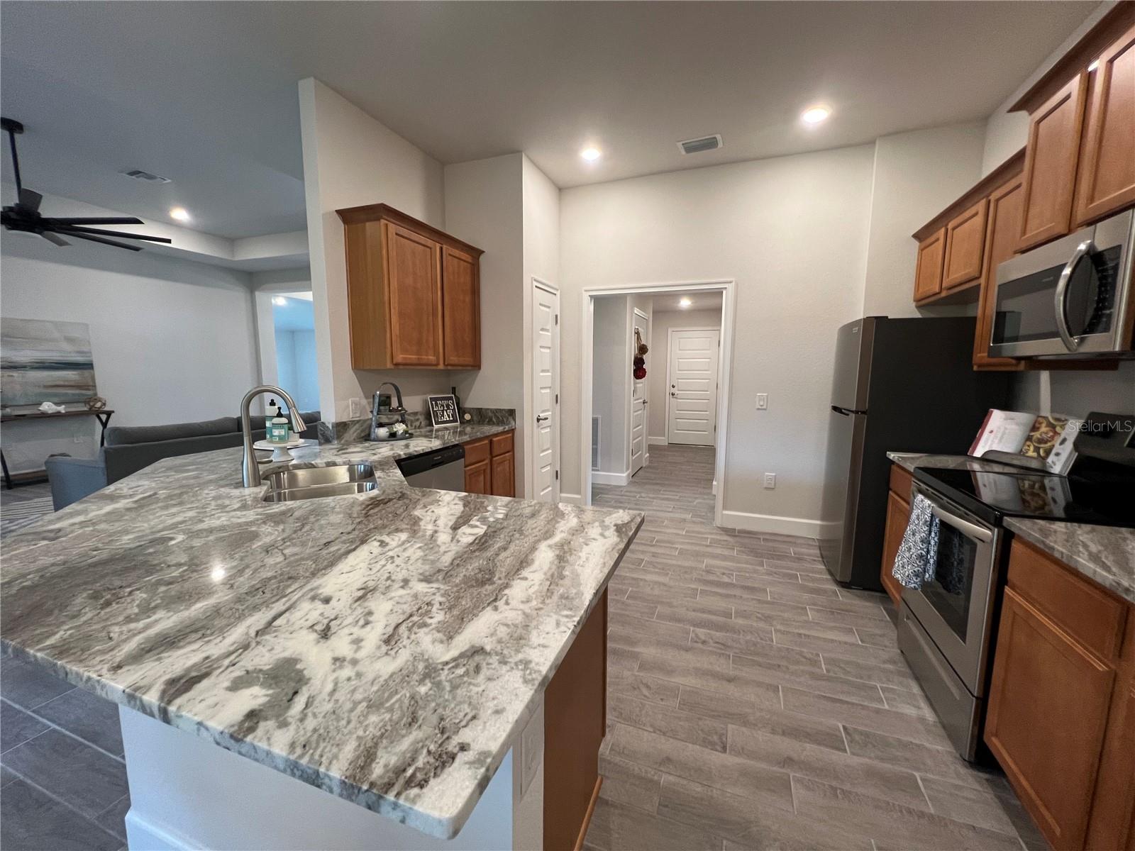 27430 Deep Creek Blvd Property Photo 8