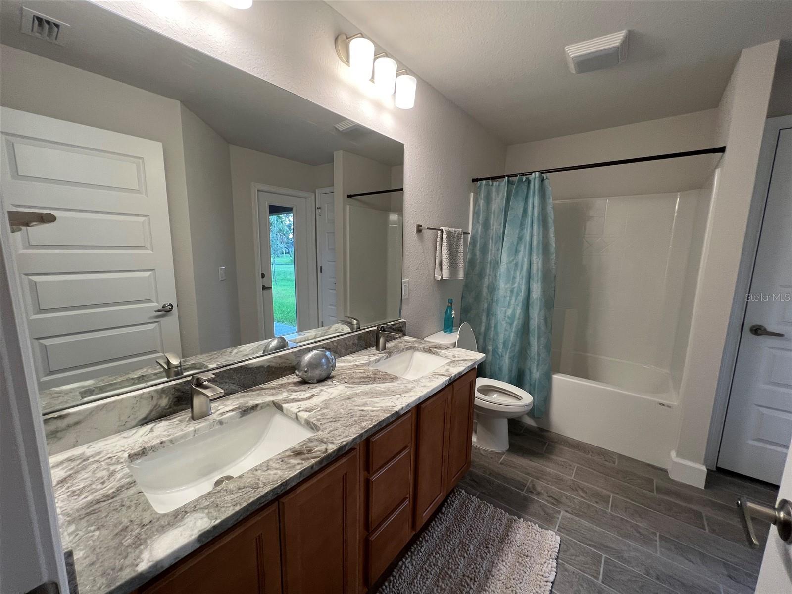 27430 Deep Creek Blvd Property Photo 11