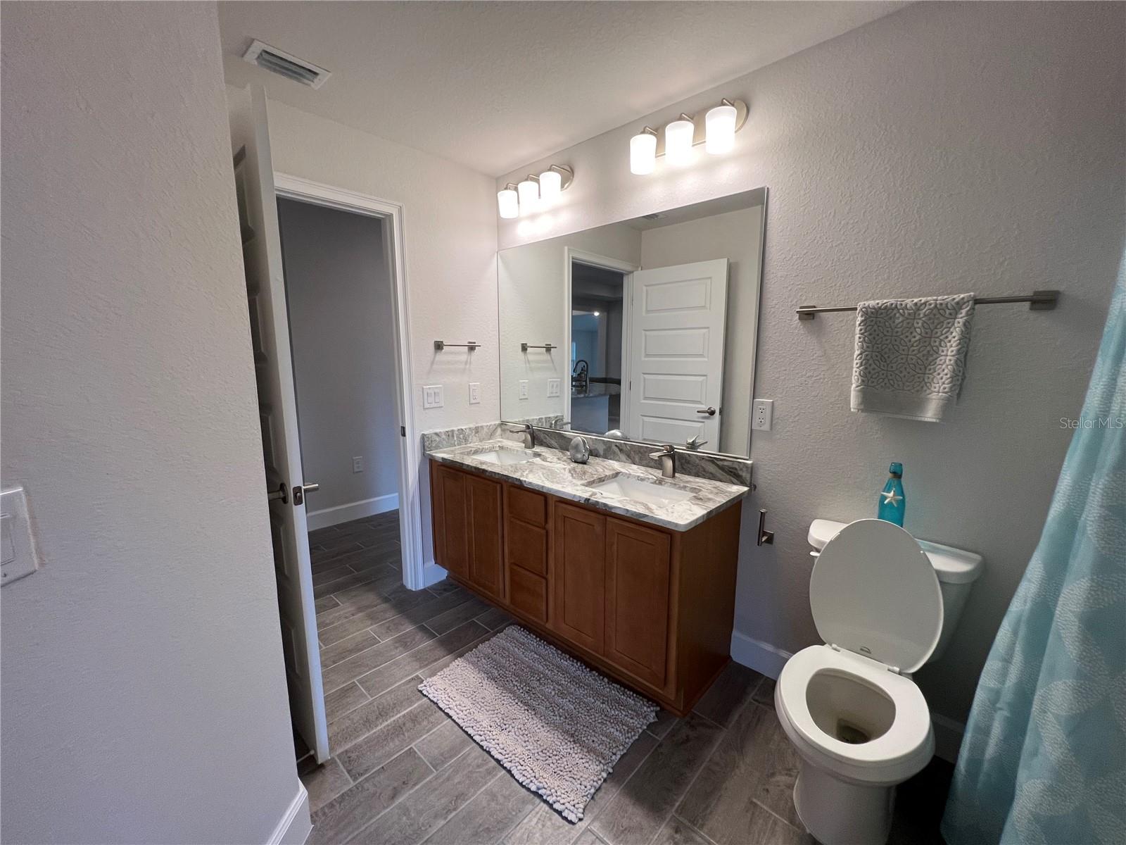 27430 Deep Creek Blvd Property Photo 13