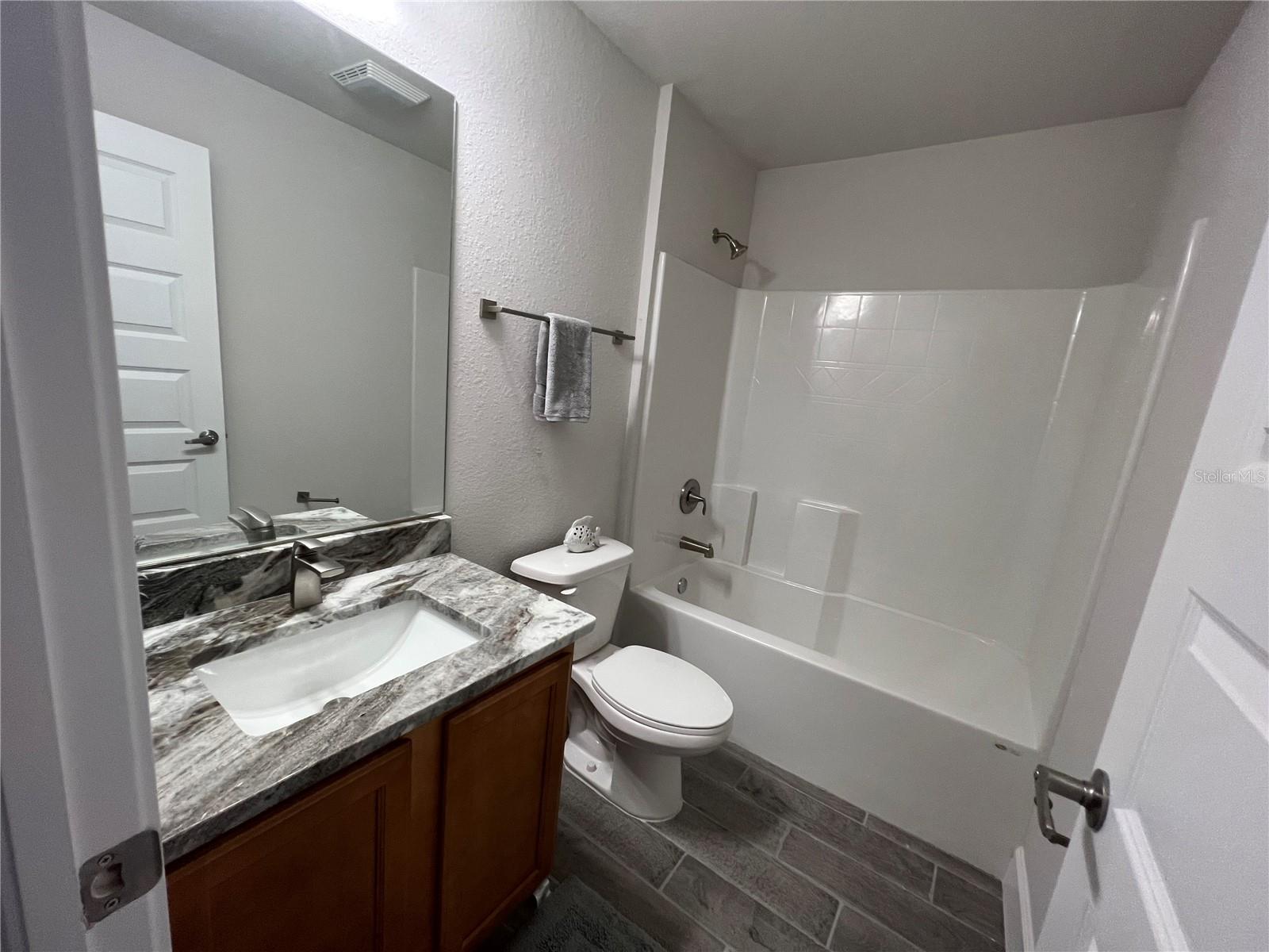 27430 Deep Creek Blvd Property Photo 21