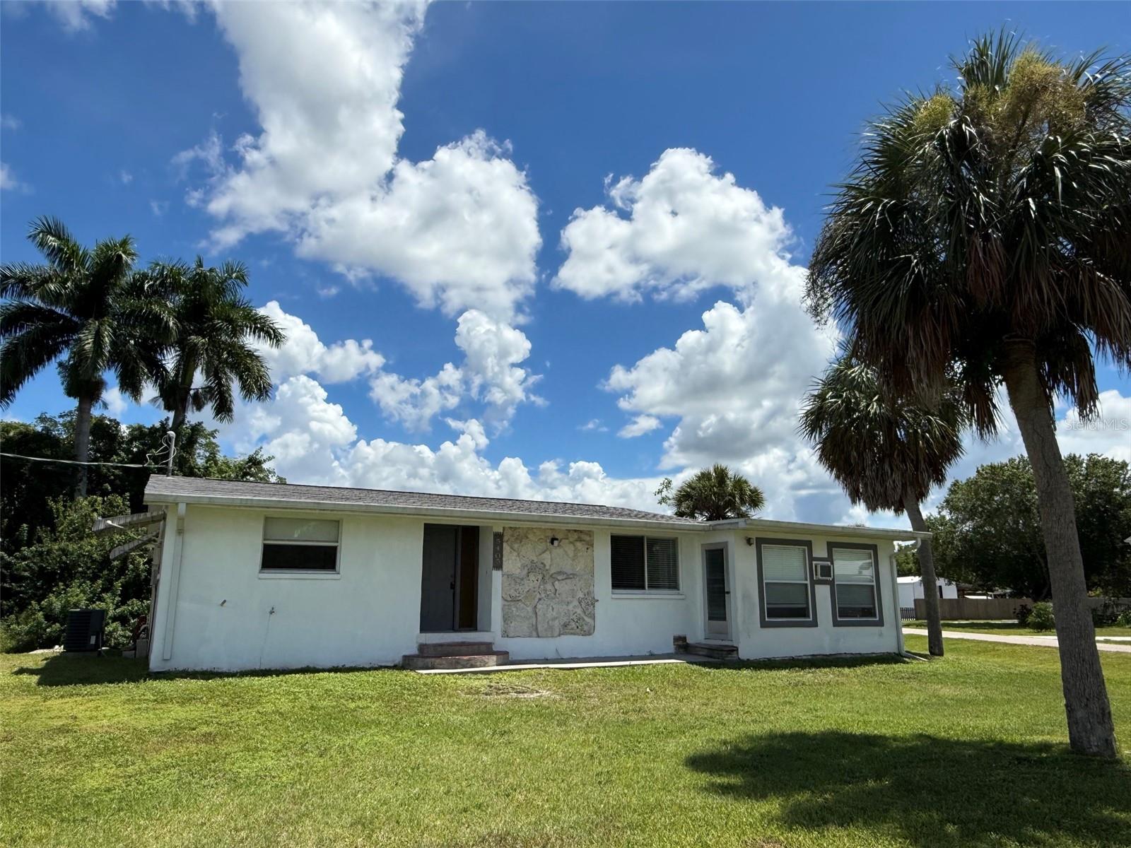 5405 Riverside Dr Property Photo 1