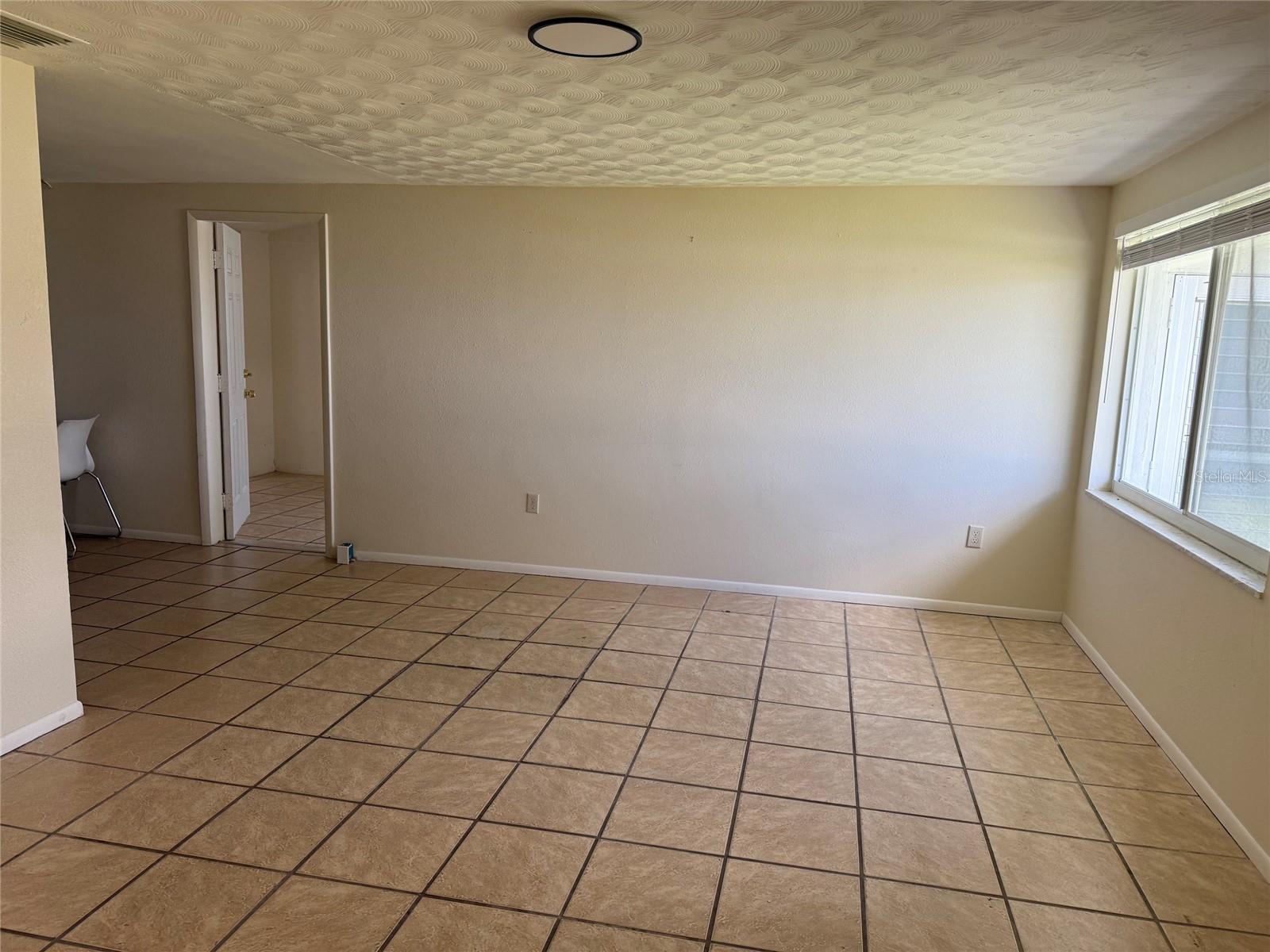 5405 Riverside Dr Property Photo 2