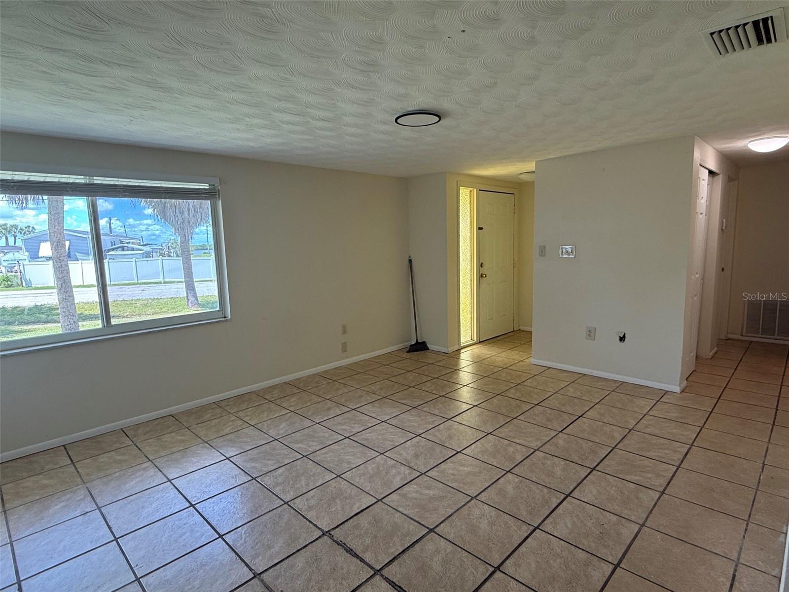 5405 Riverside Dr Property Photo 4