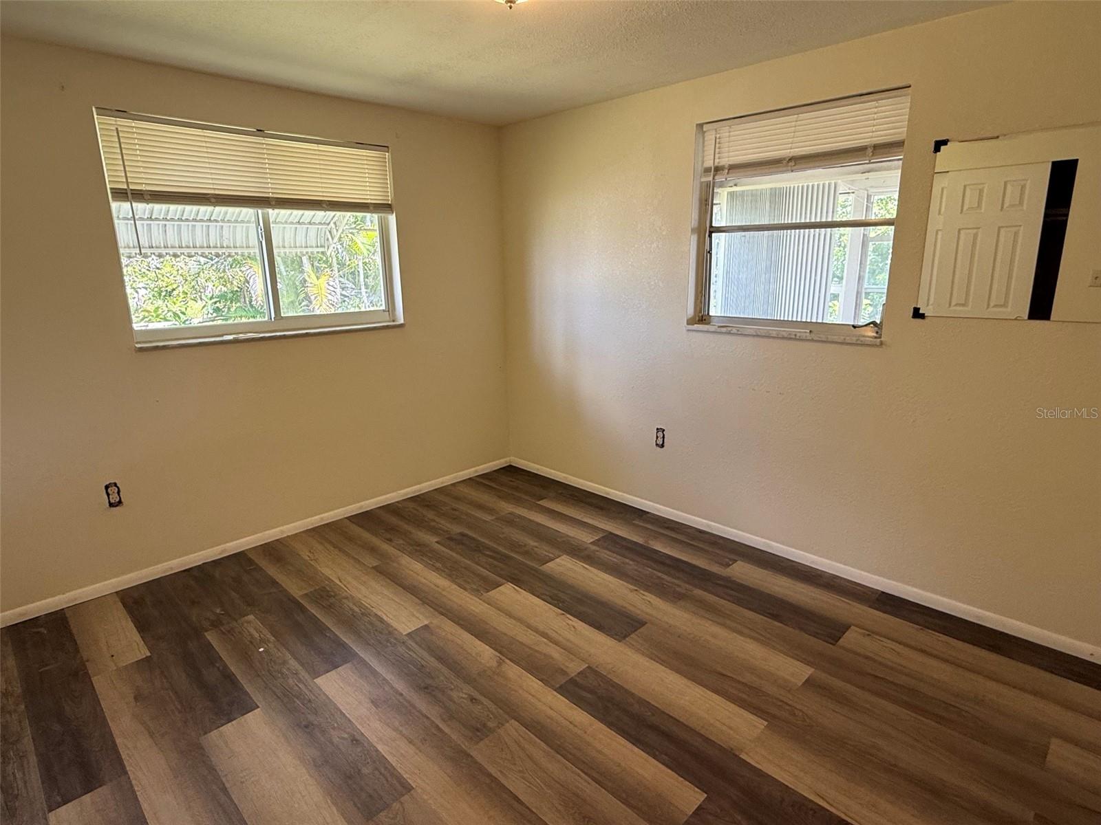 5405 Riverside Dr Property Photo 6