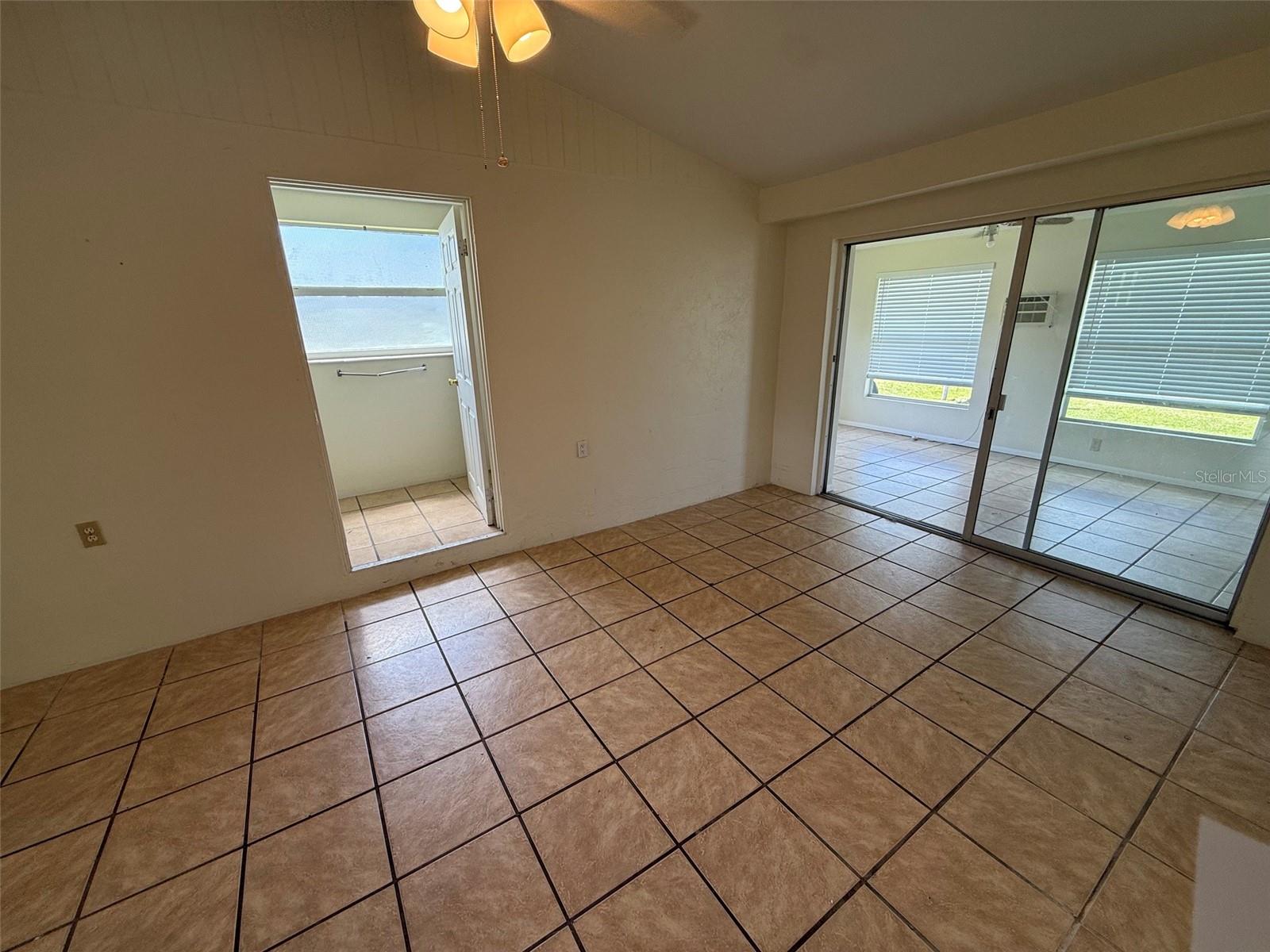 5405 Riverside Dr Property Photo 9